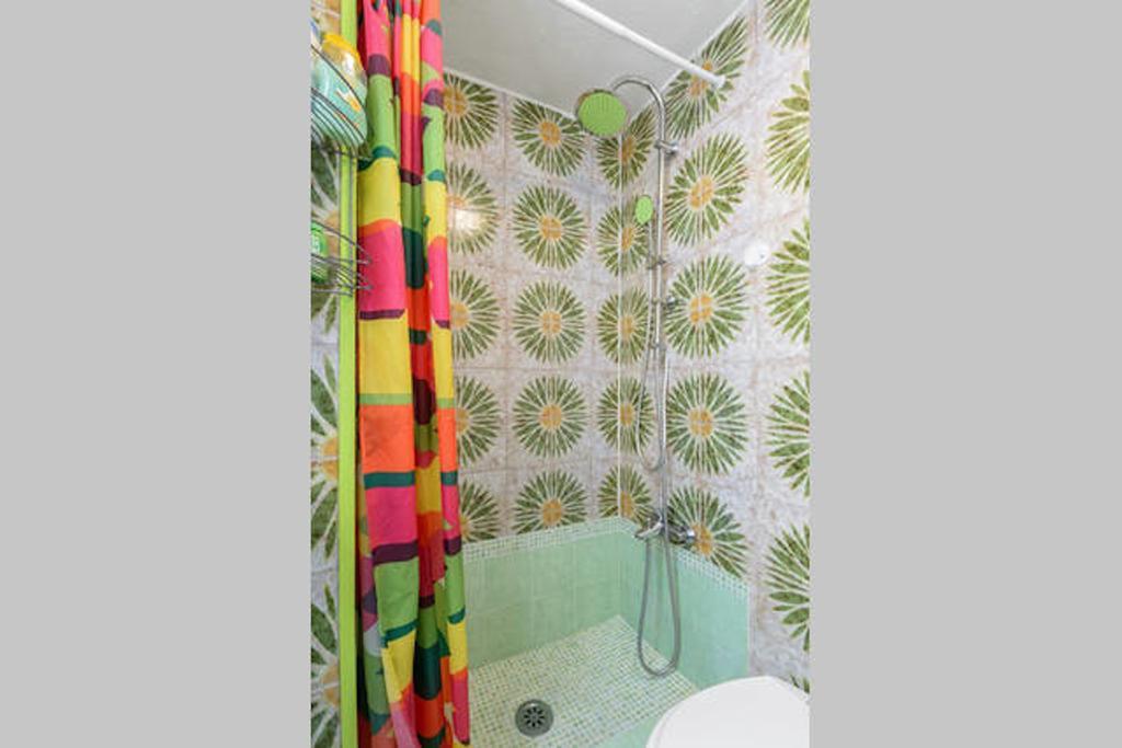 Hotel Sixbeds Roma Esterno foto