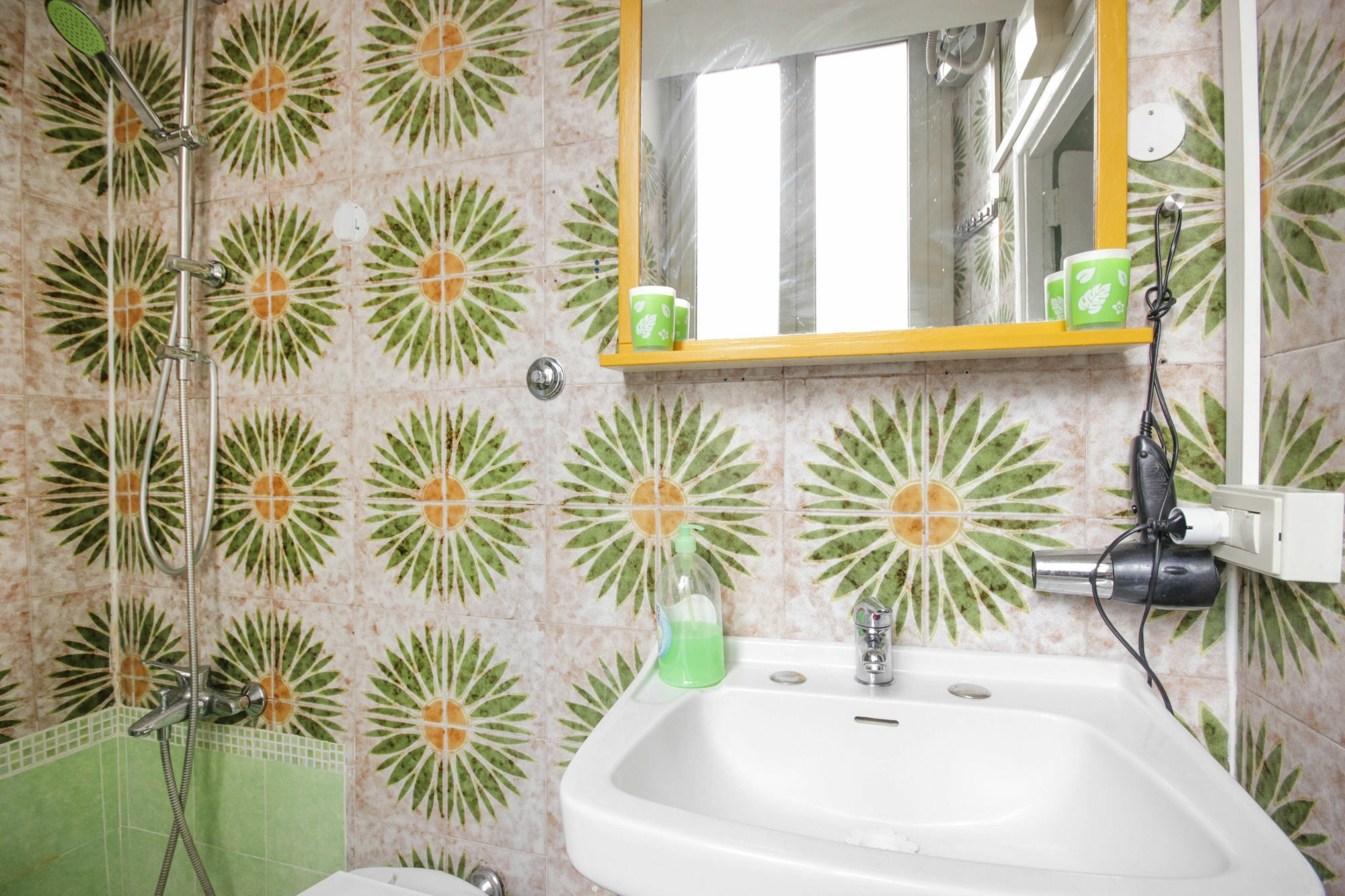 Hotel Sixbeds Roma Esterno foto