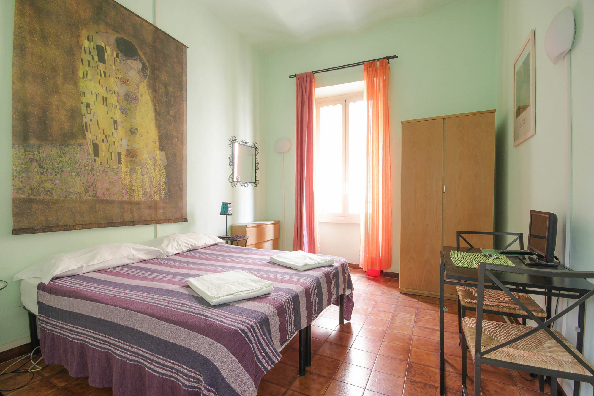 Hotel Sixbeds Roma Esterno foto