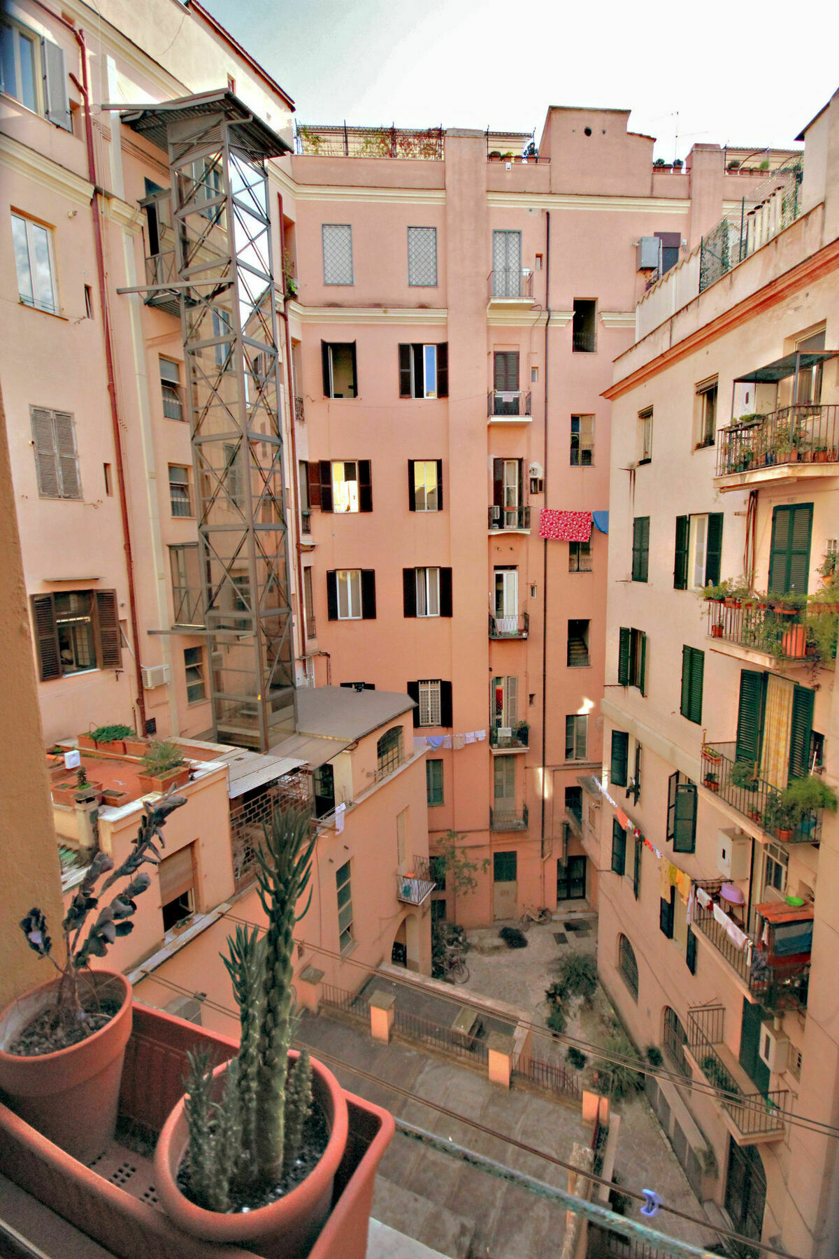 Hotel Sixbeds Roma Esterno foto