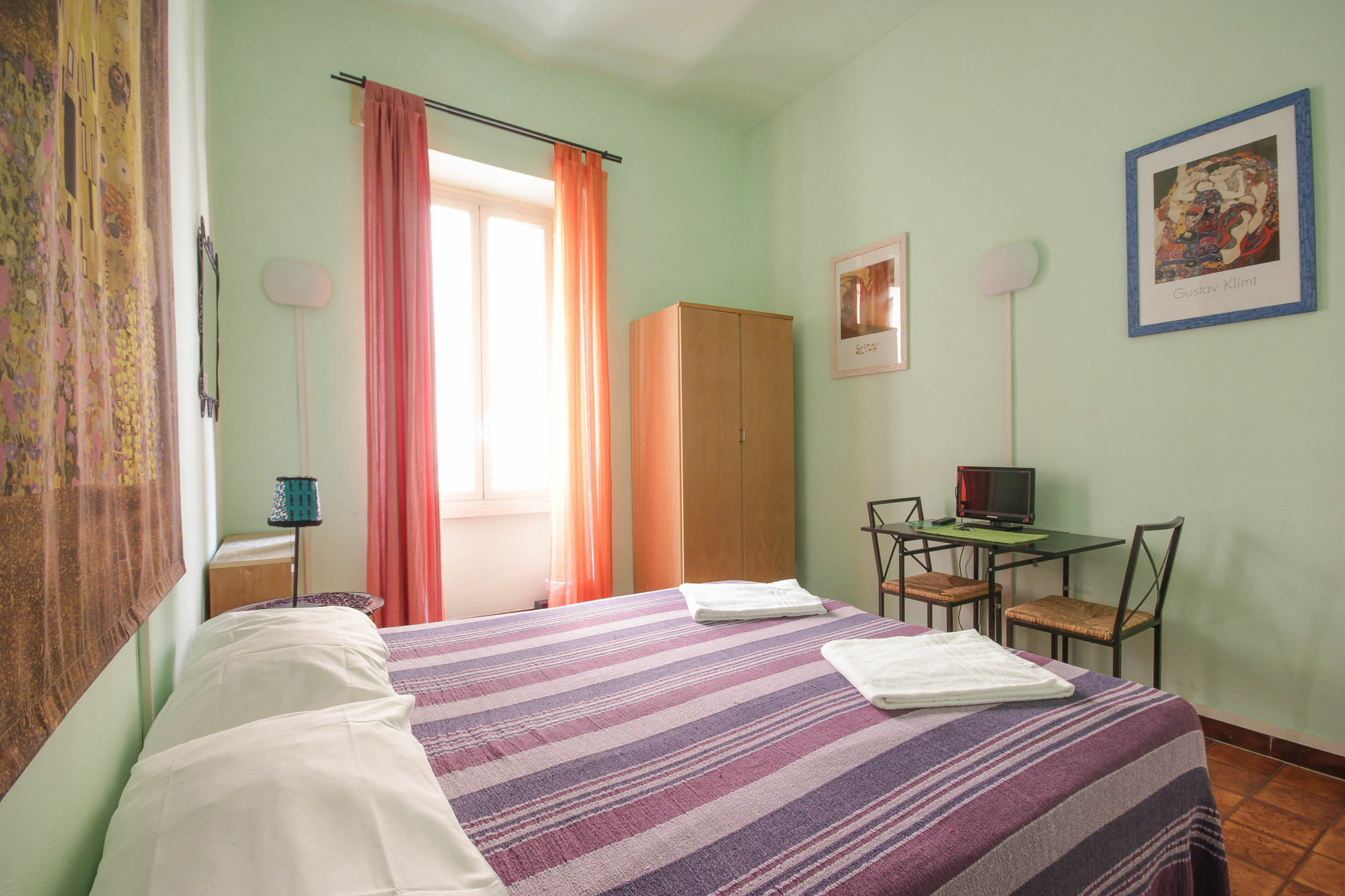 Hotel Sixbeds Roma Esterno foto